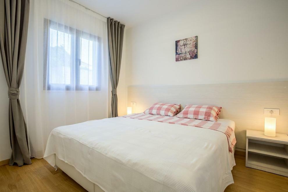 Apartments Jelena Razanj Bagian luar foto